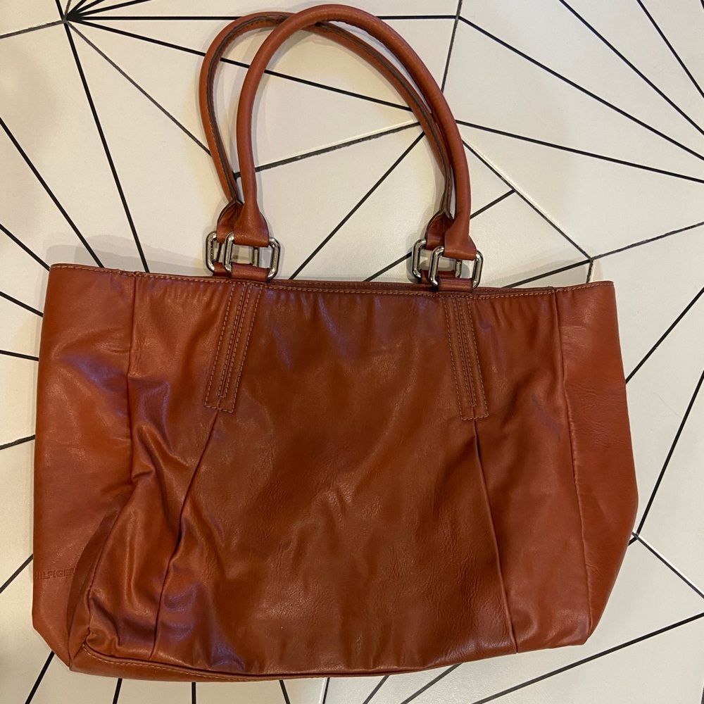 Tommy Hilfiger brown leather purse
